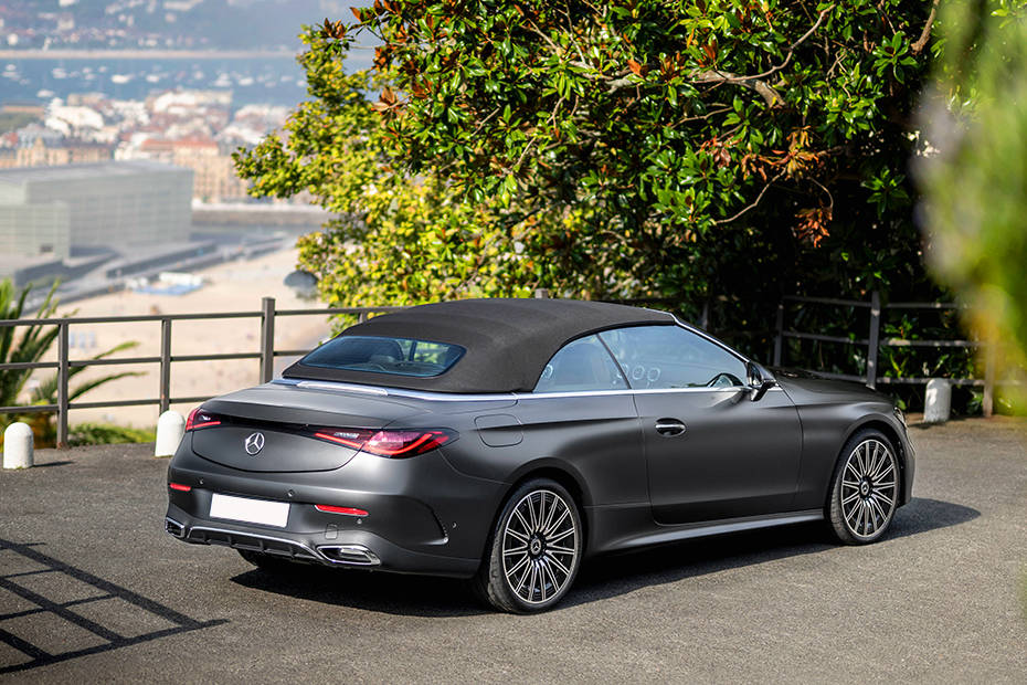 mercedes-benz-cle-cabriolet-right-view