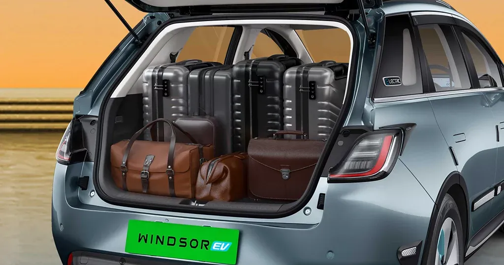 mg-windsor-ev-bootspace