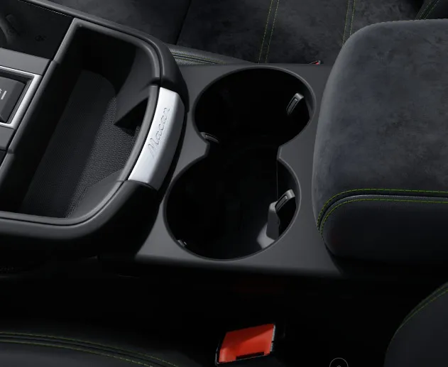 porsche-macan-cup-holder