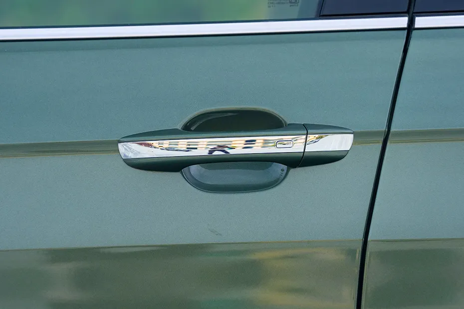 skoda-kushaq-door-handle