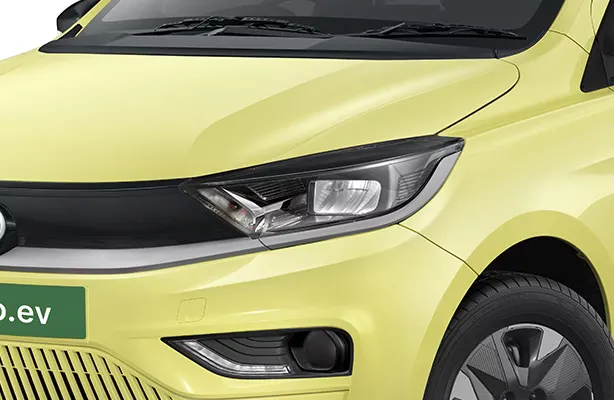 tata-tiago-ev-headlamp