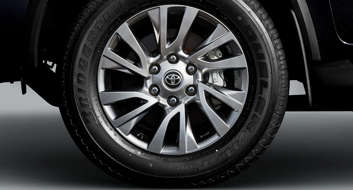 toyota-fortuner-alloy-wheels