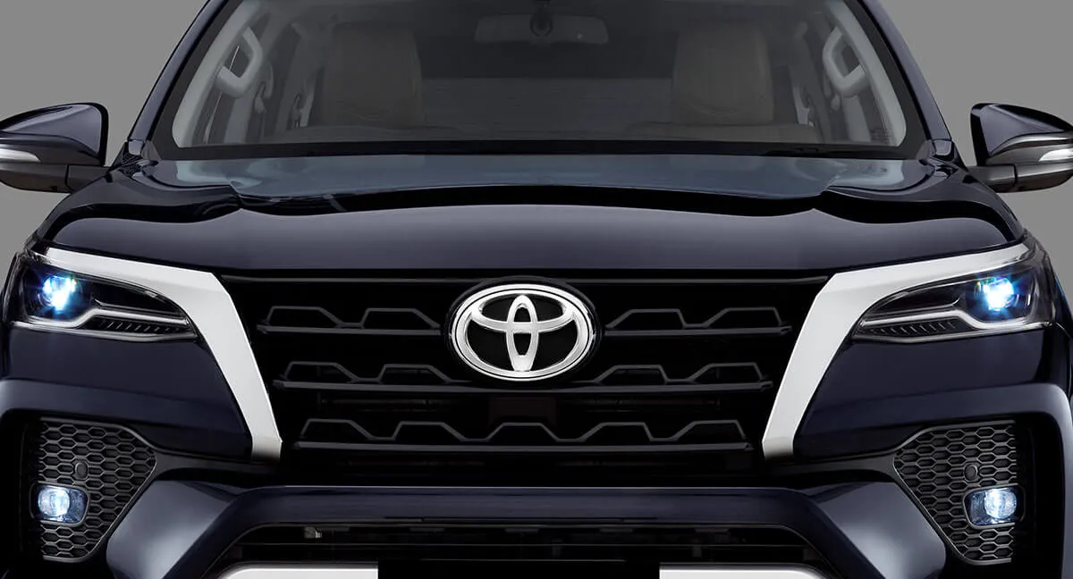 toyota-fortuner-front-grill