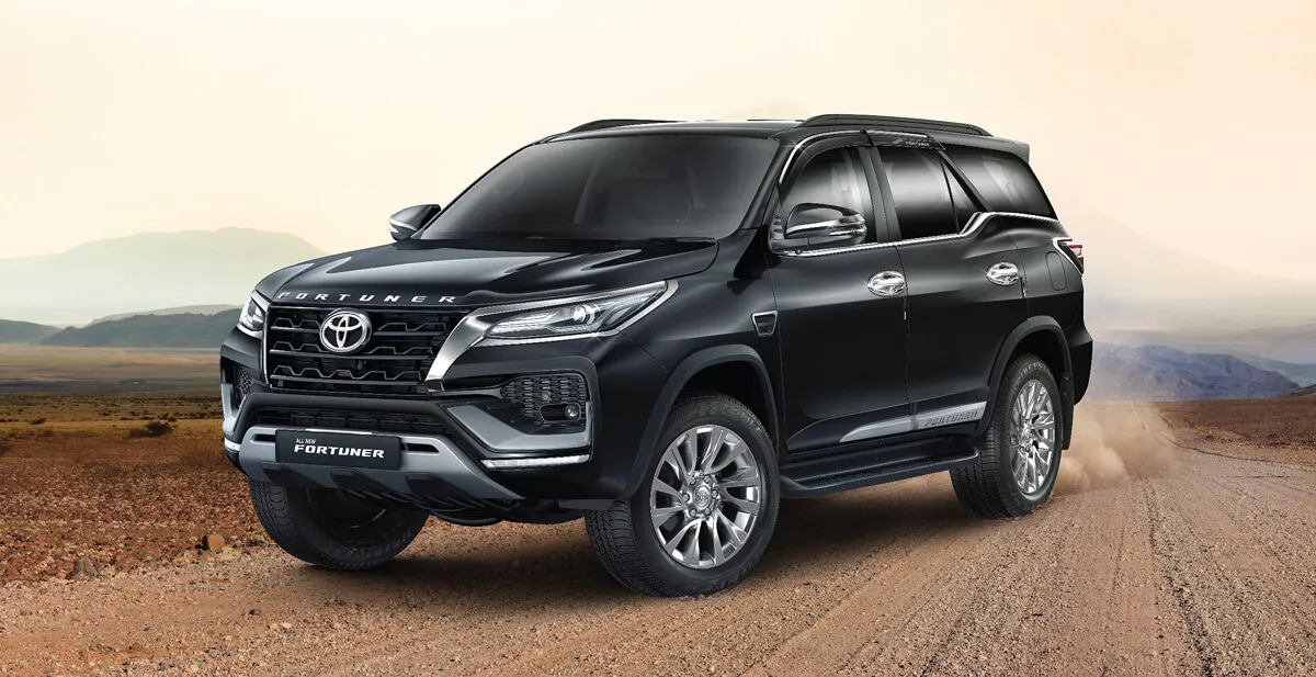 toyota-fortuner-front-left-view