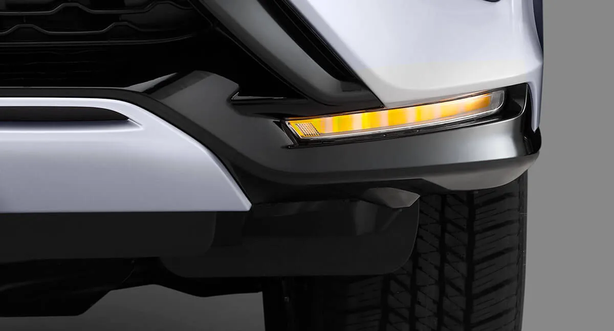 toyota-fortuner-legender-fog-lamp-with-cornering-lamp