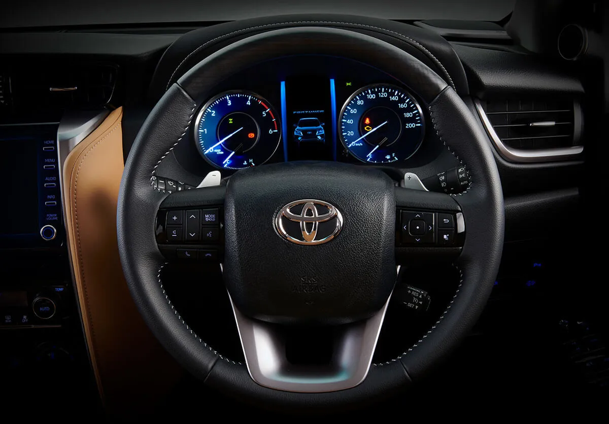 toyota-fortuner-steering-with-controls