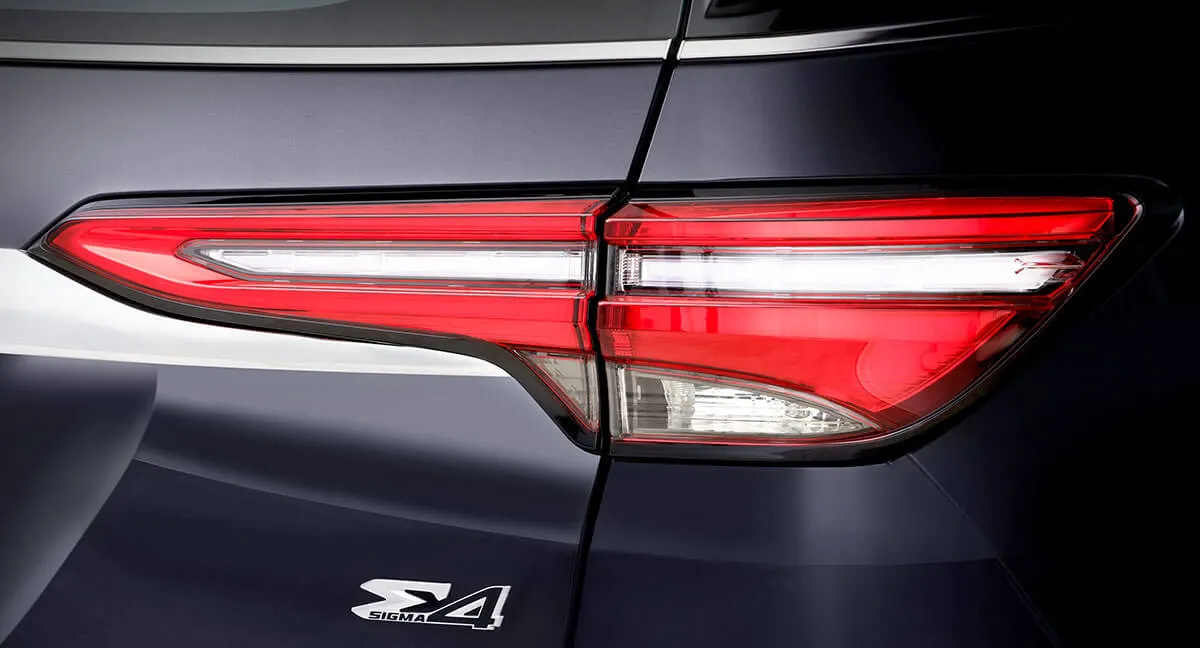 toyota-fortuner-tail-lamp