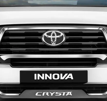 toyota-innova-crysta-front-grill