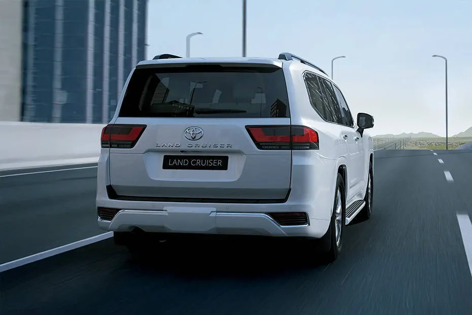 toyota-land-cruiser-300-rear-view