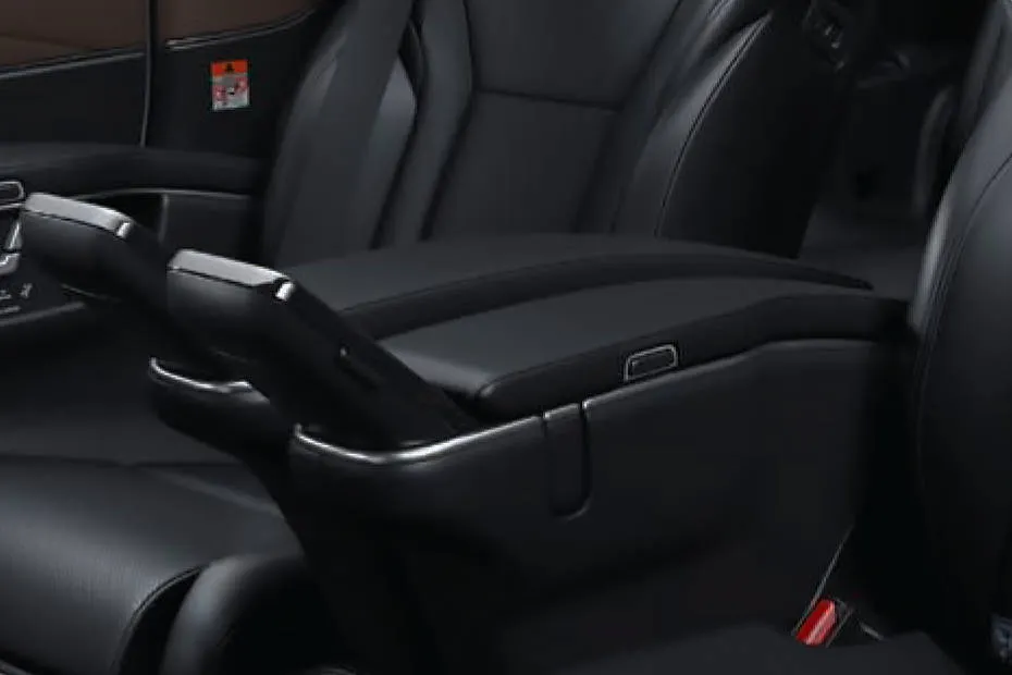 toyota-vellfire-rear-arm-rest-close-view