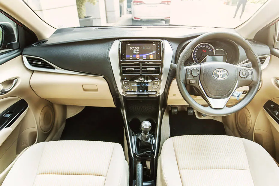 toyota-yaris-dashboard