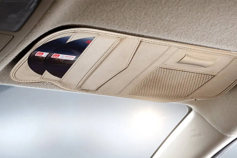 toyota-yaris-hazard-light-switch