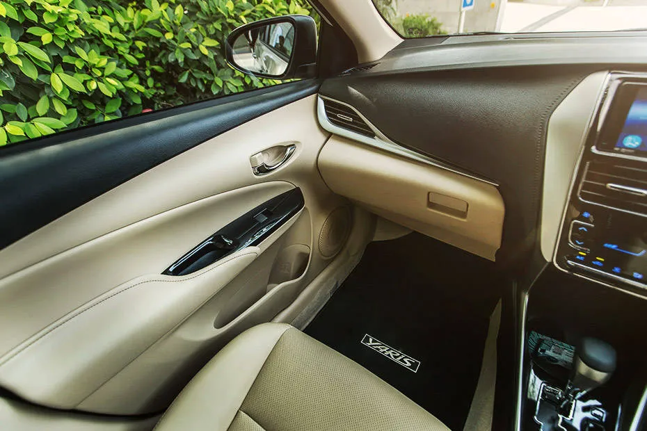 toyota-yaris-passenger-view