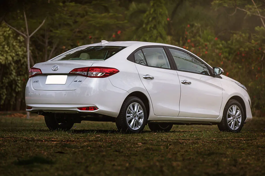 toyota-yaris-rear-right-side