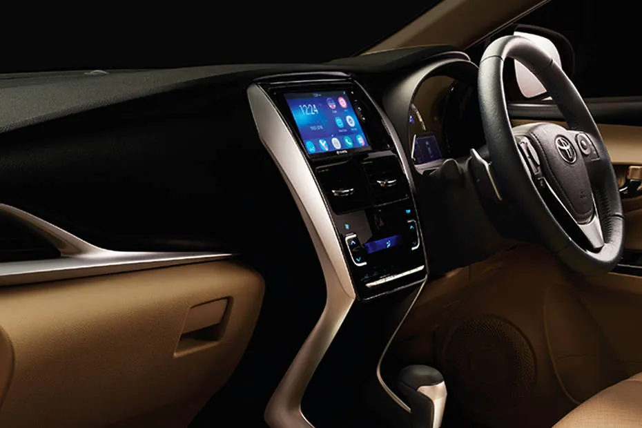 toyota-yaris-right-corner-front-view