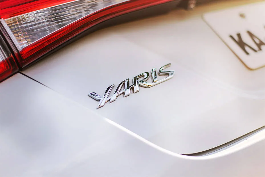 toyota-yaris-tail-gate