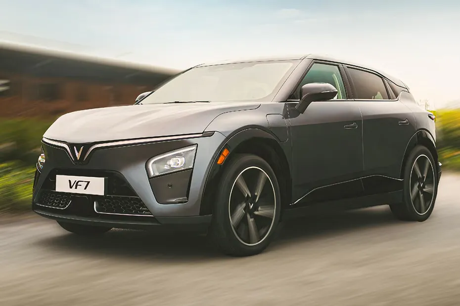 vinfast-vf7-front-left-view