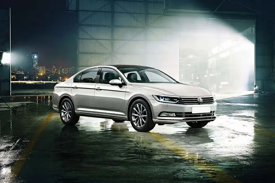 volkswagen-passat-front-left-side