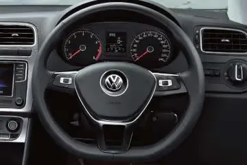 volkswagen-polo-steering