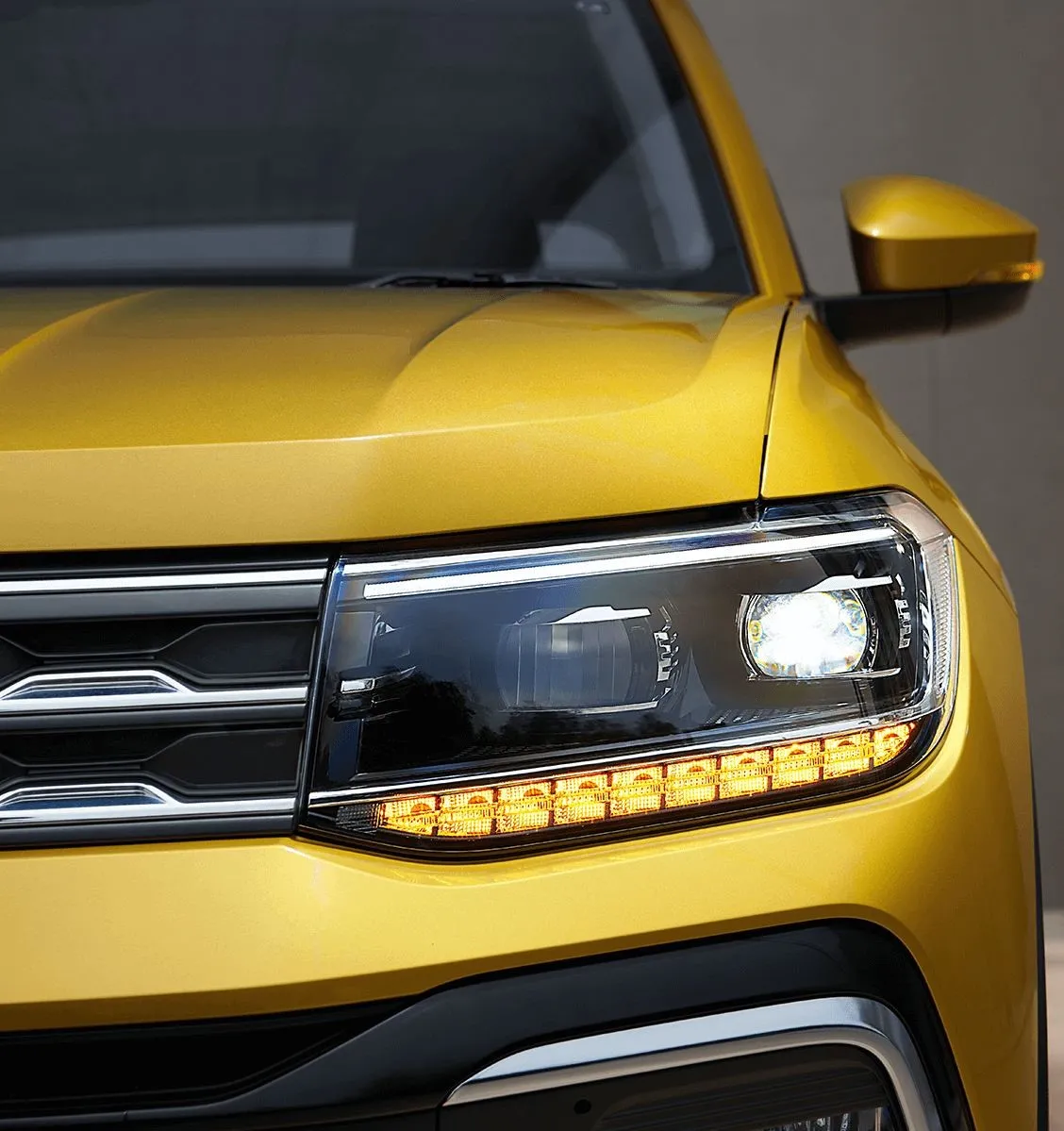 volkswagen-taigun-head-light