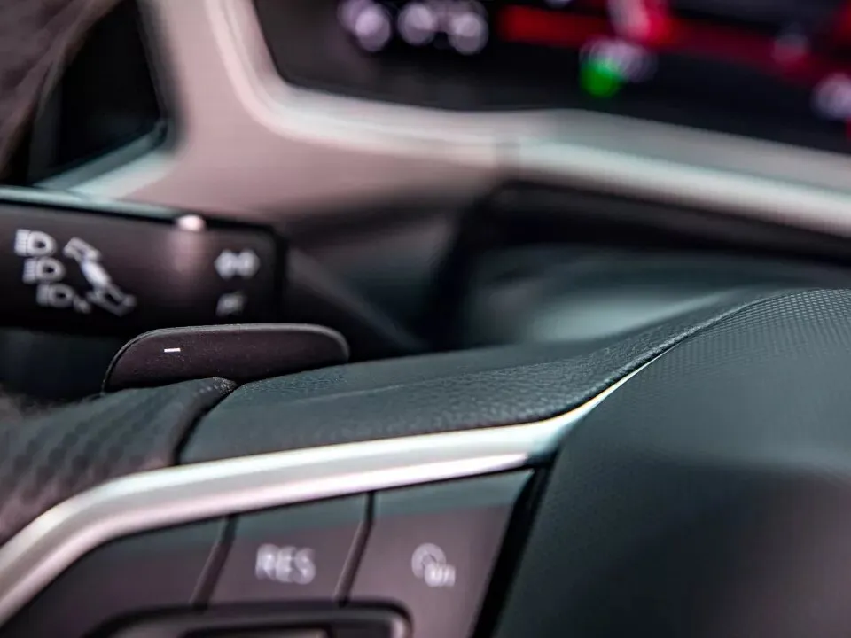 volkswagen-taigun-steering-with-control