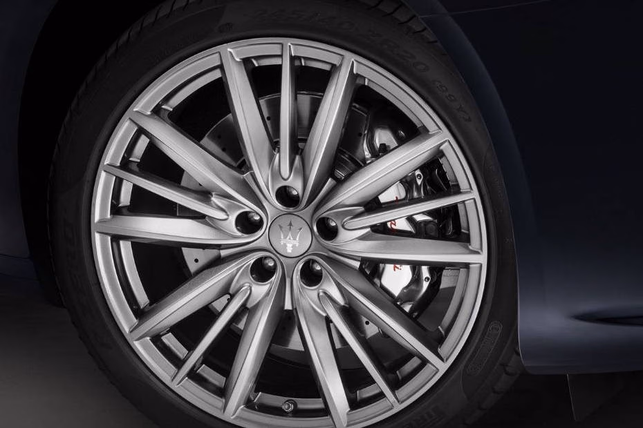 maserati-quattroporte-wheel